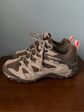 Merrell women’s Grey and Pink Trail Sneakers